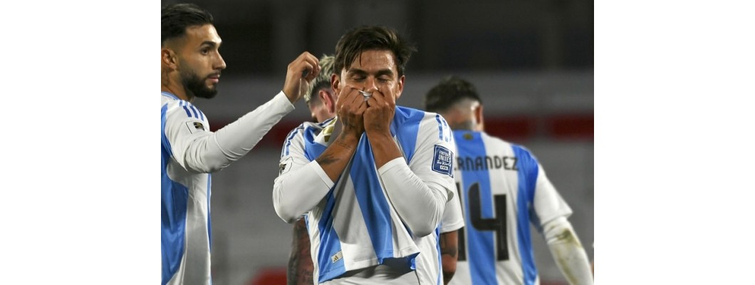 Paulo Dybala se vrací na kurt v dresu číslo 10 Argentiny